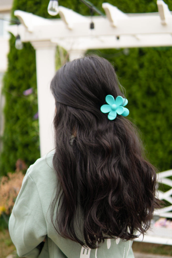 ROBIN EGG BLUE