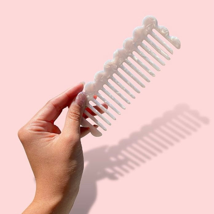 PEARL WIDE TOOTH COMB