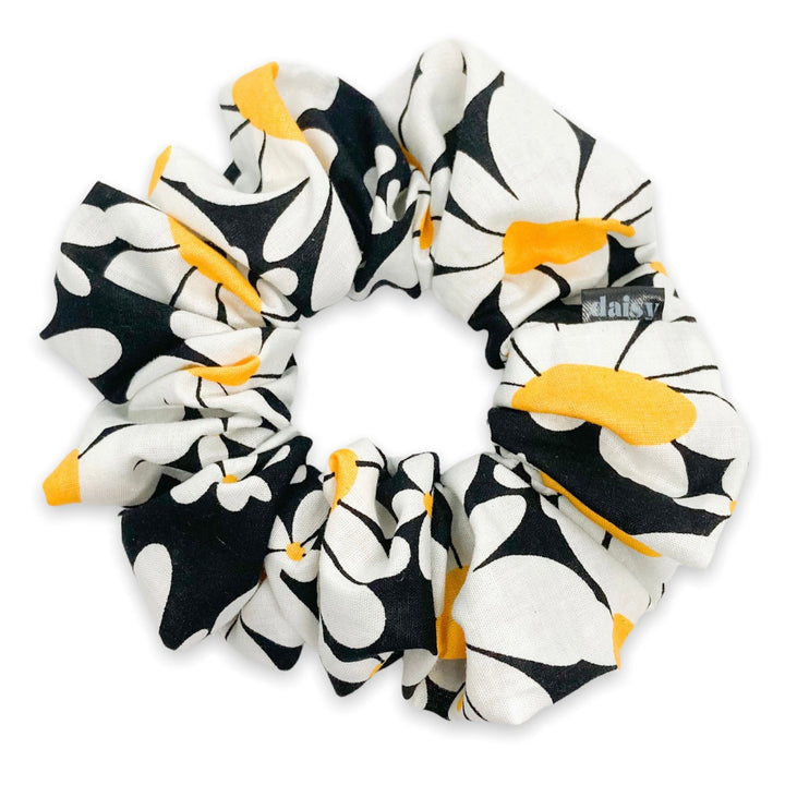 BLACK DAISIES