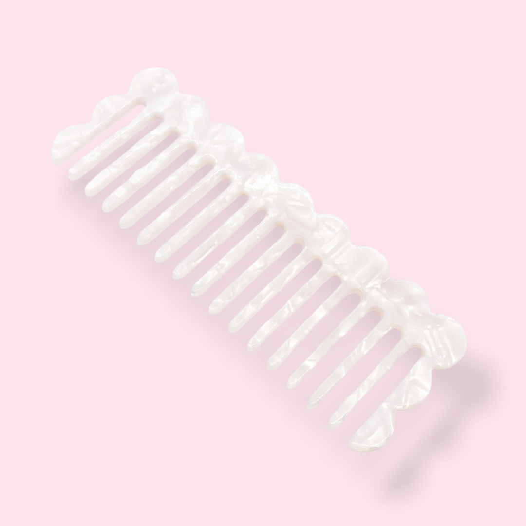 PEARL WIDE TOOTH COMB – Daisy Scrunchies